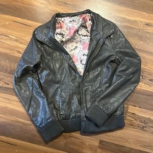 Very cute Medium deep grey fitted leather jacket.